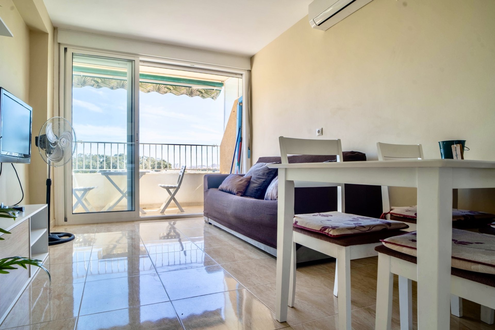 Reventa - Apartamento / piso -
Guardamar del Segura - Guardamar Del Segura