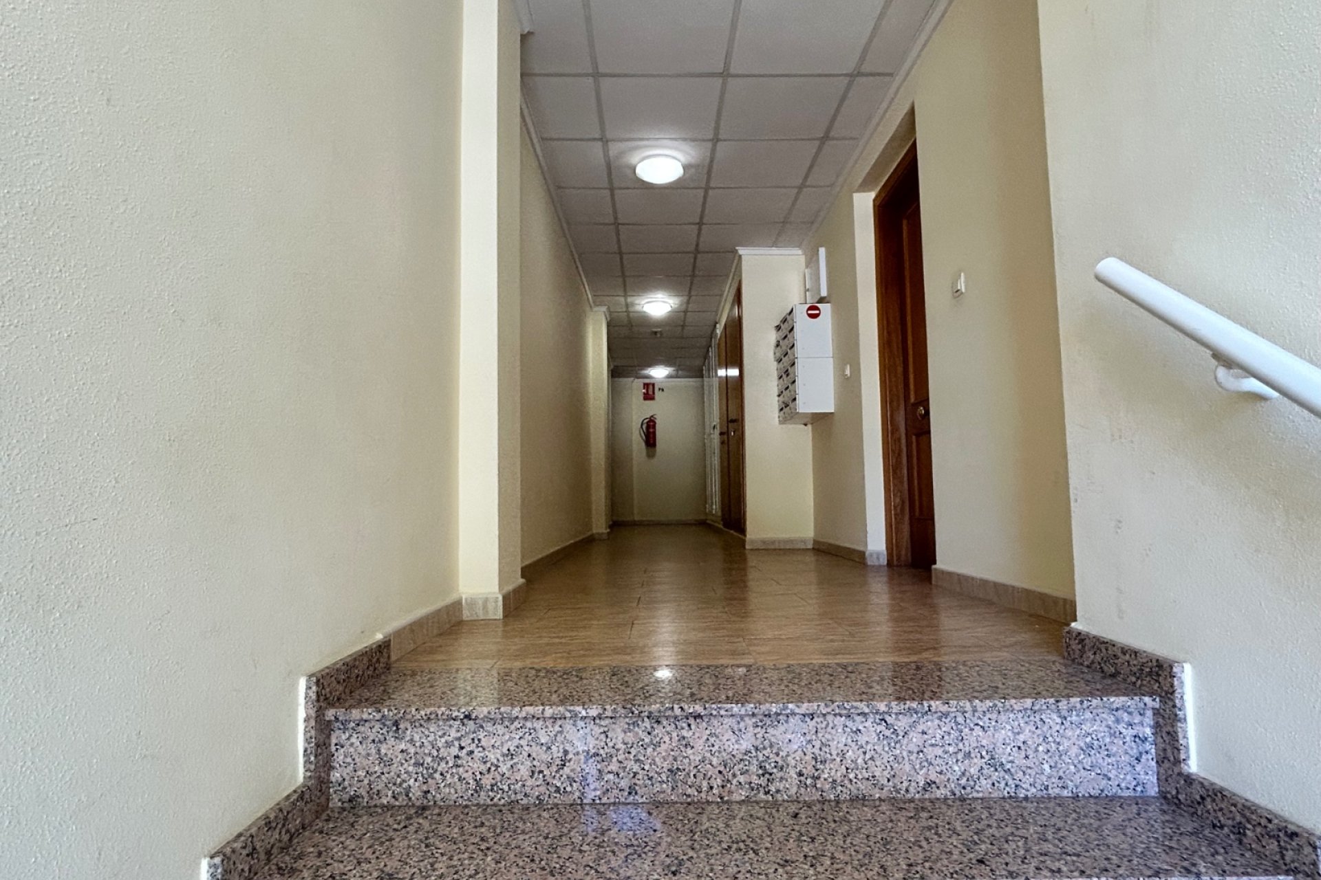 Reventa - Apartamento / piso -
Jacarilla - pueblo