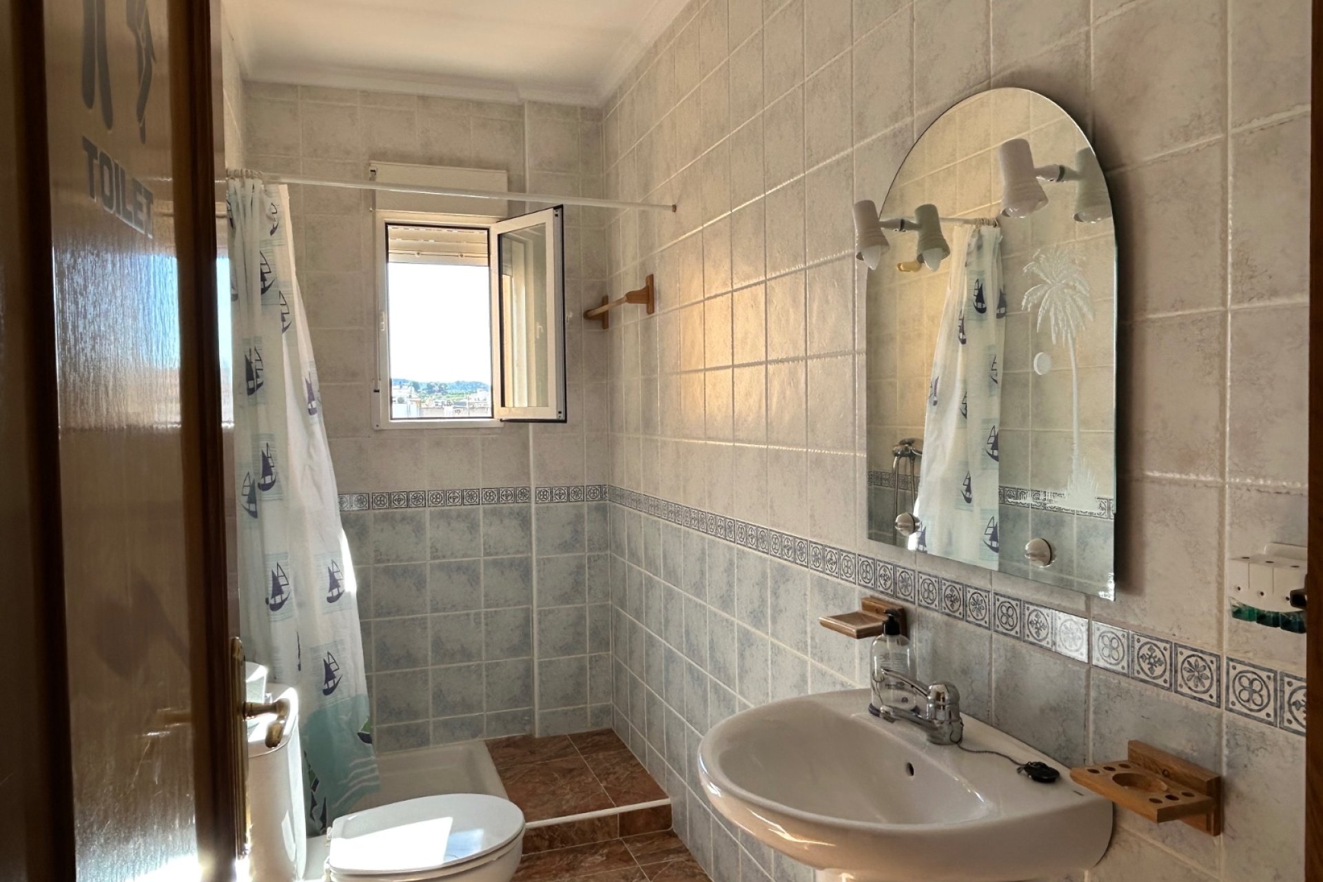 Reventa - Apartamento / piso -
Jacarilla - pueblo