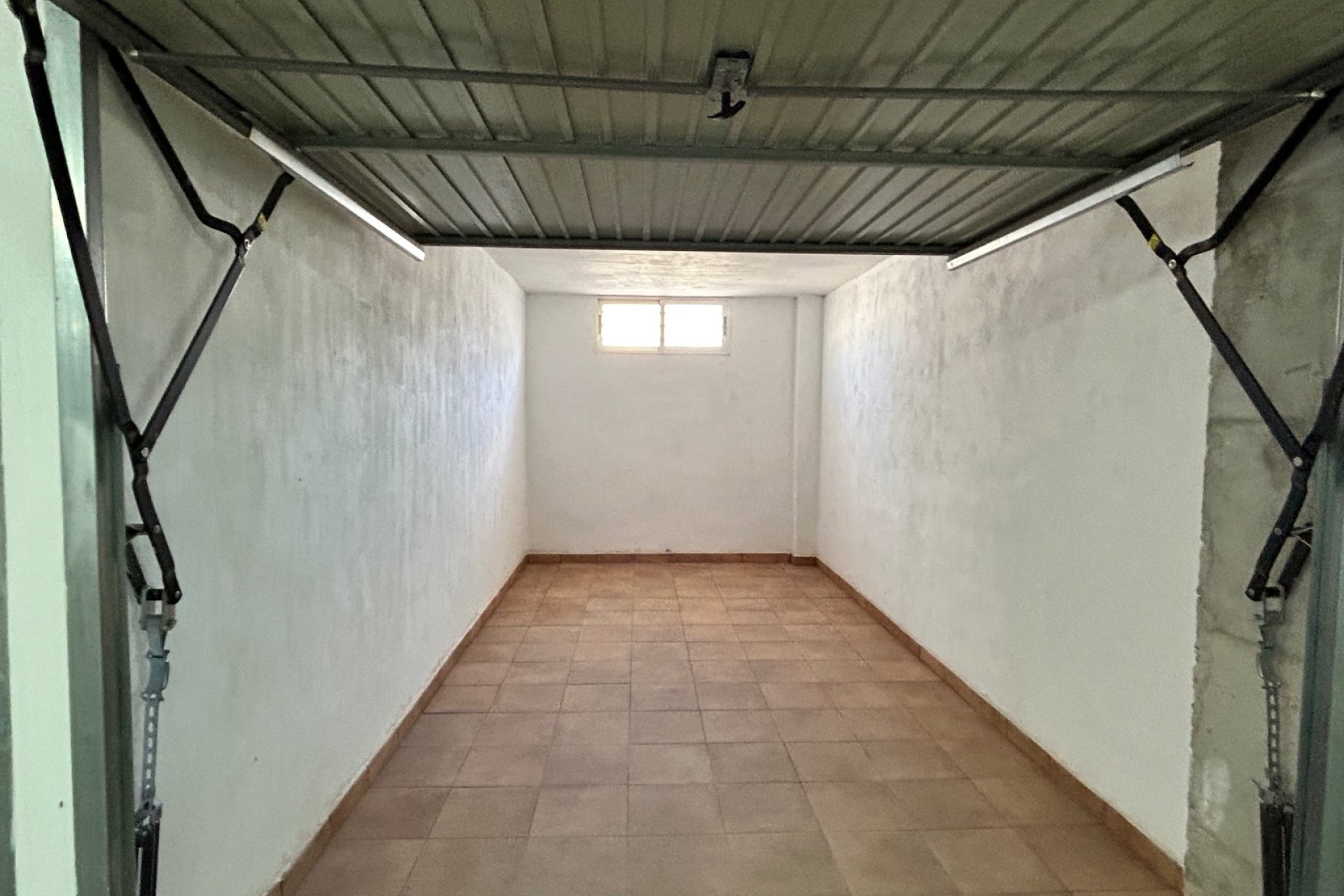 Reventa - Apartamento / piso -
Jacarilla - pueblo