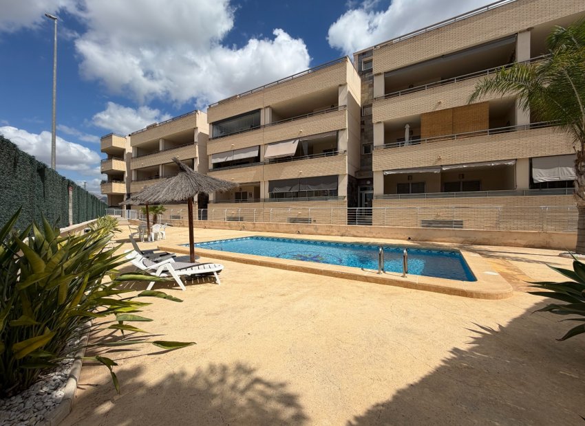Reventa - Apartamento / piso -
Jacarilla