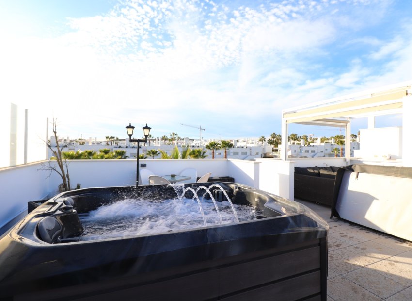 Reventa - Apartamento / piso -
Los Montesinos - Entre Naranjos / Vistabella Golf