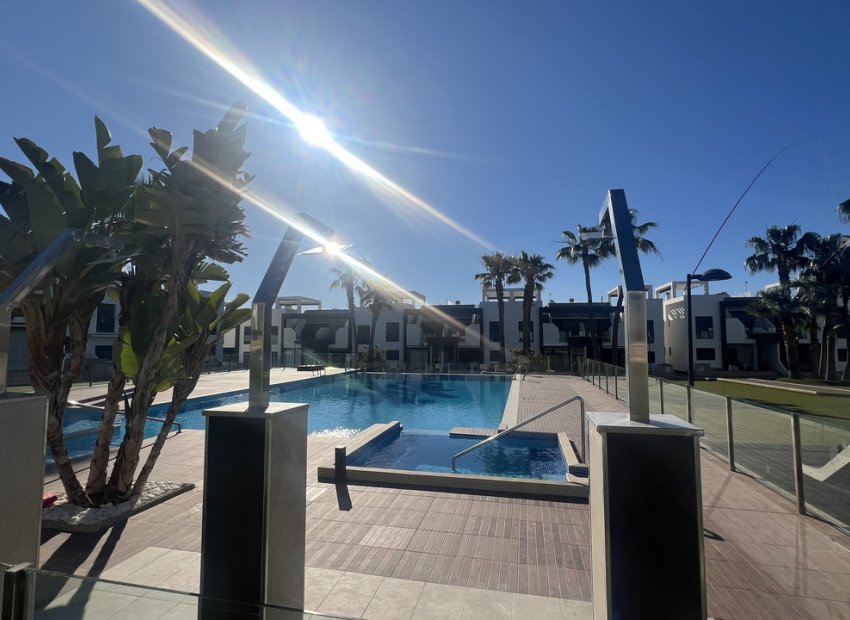 Reventa - Apartamento / piso -
Orihuela Costa - La Zenia
