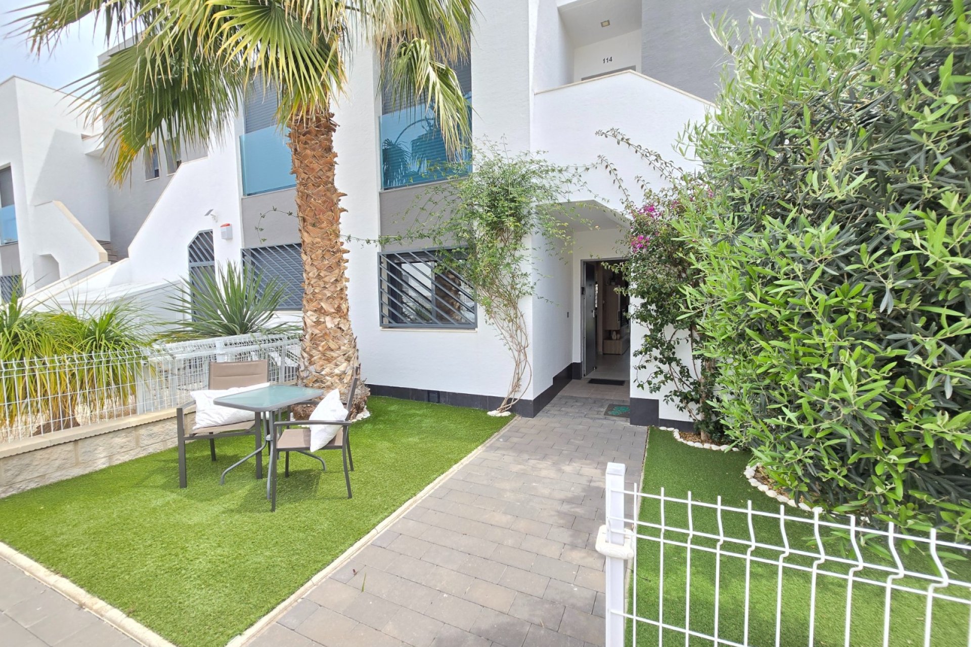 Reventa - Apartamento / piso -
Orihuela Costa * - Punta Prima *