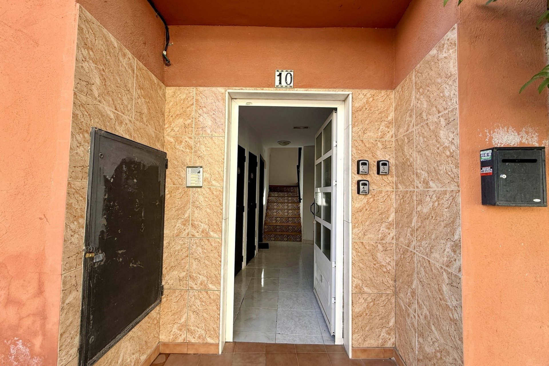 Reventa - Apartamento / piso -
San Miguel de Salinas
