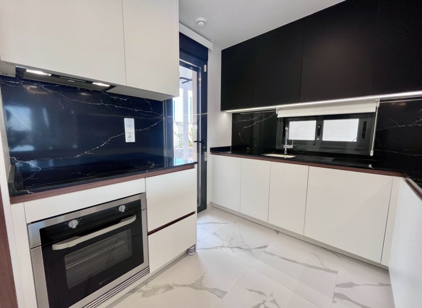 Reventa - Apartamento / piso -
San Miguel de Salinas