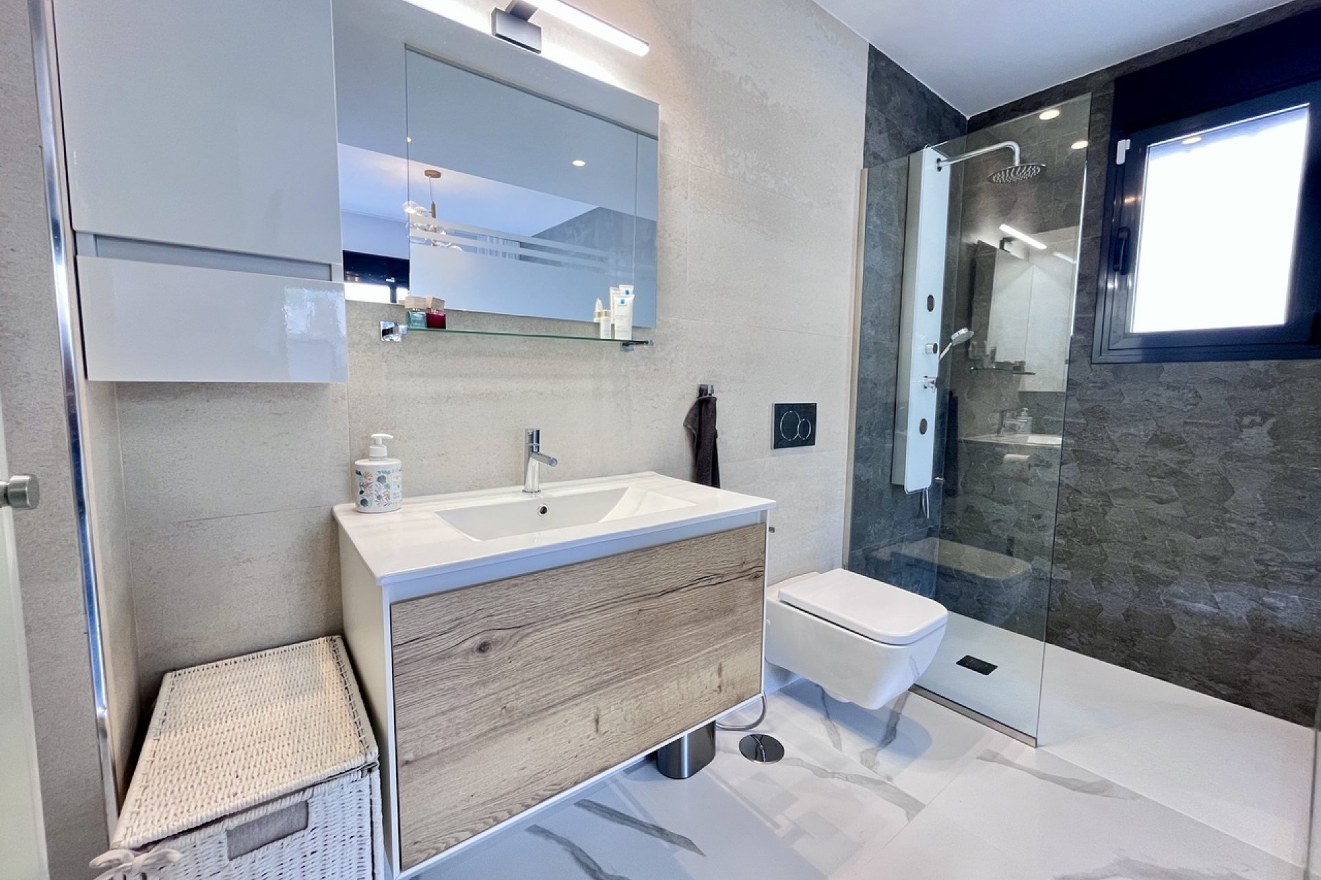 Reventa - Apartamento / piso -
San Miguel de Salinas