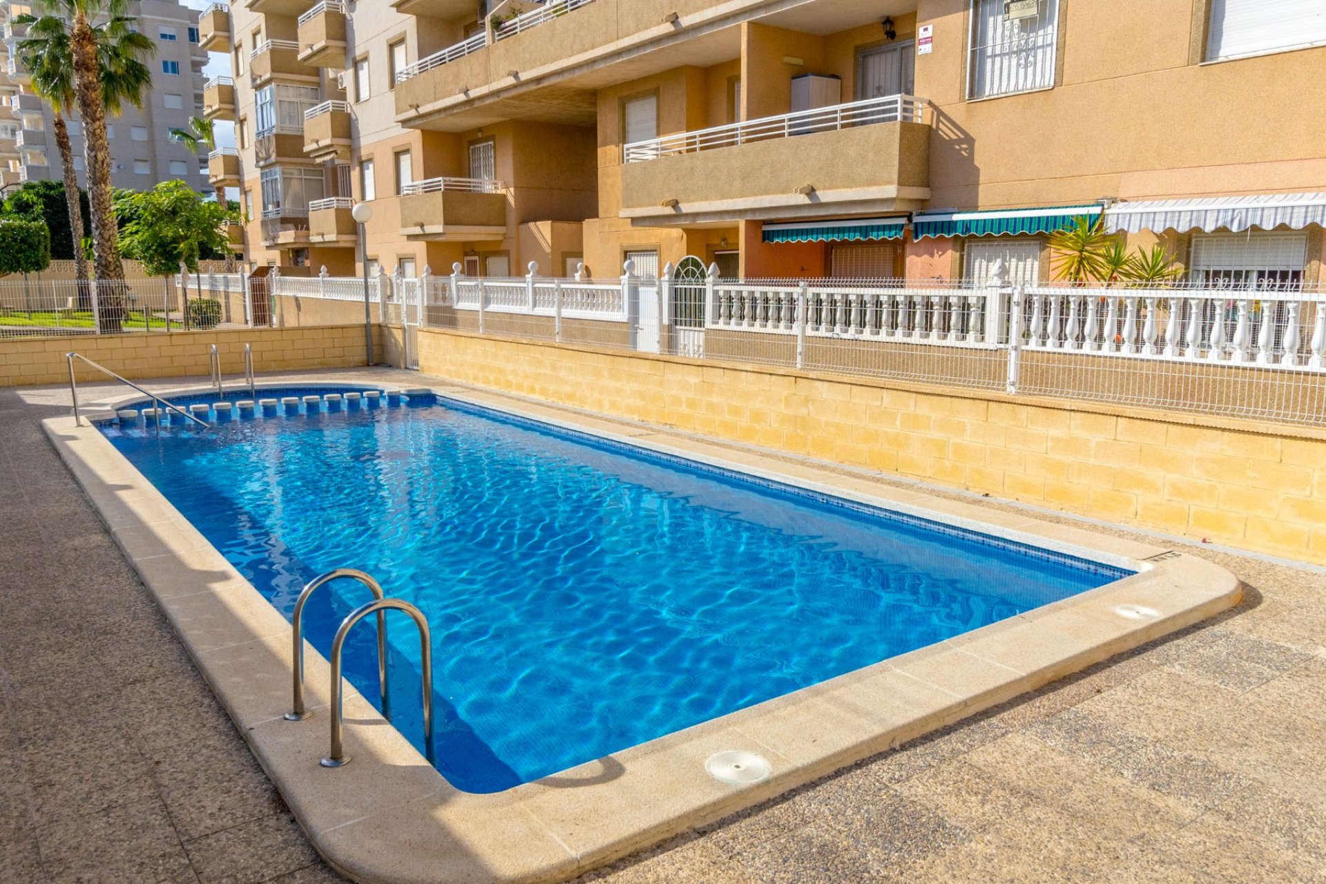 Reventa - Apartamento / piso -
Torrevieja - Centro