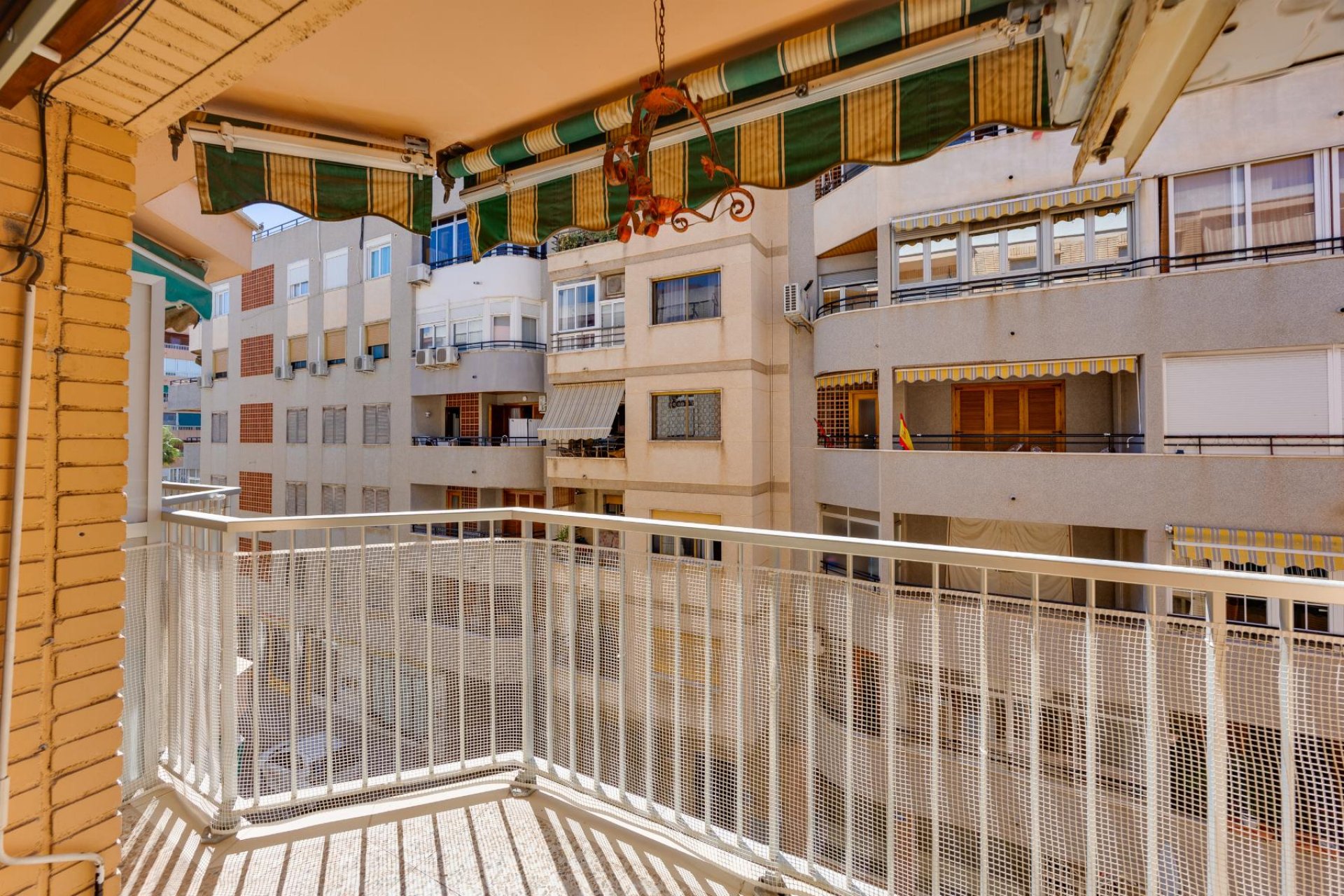 Reventa - Apartamento / piso -
Torrevieja - Playa del Acequión