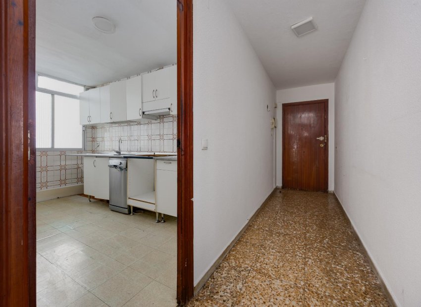 Reventa - Apartamento / piso -
Torrevieja - Playa del Acequión