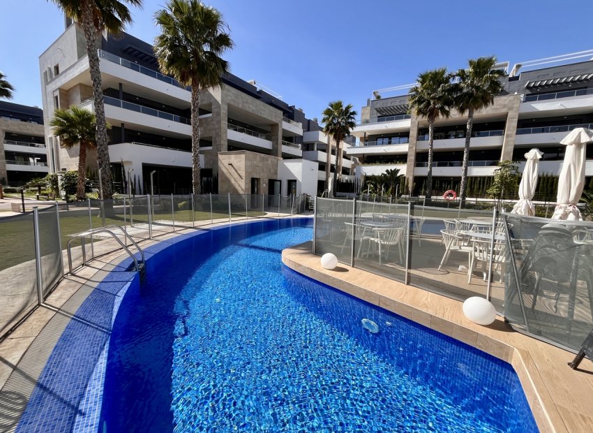Reventa - Ático -
Orihuela Costa - Playa Flamenca