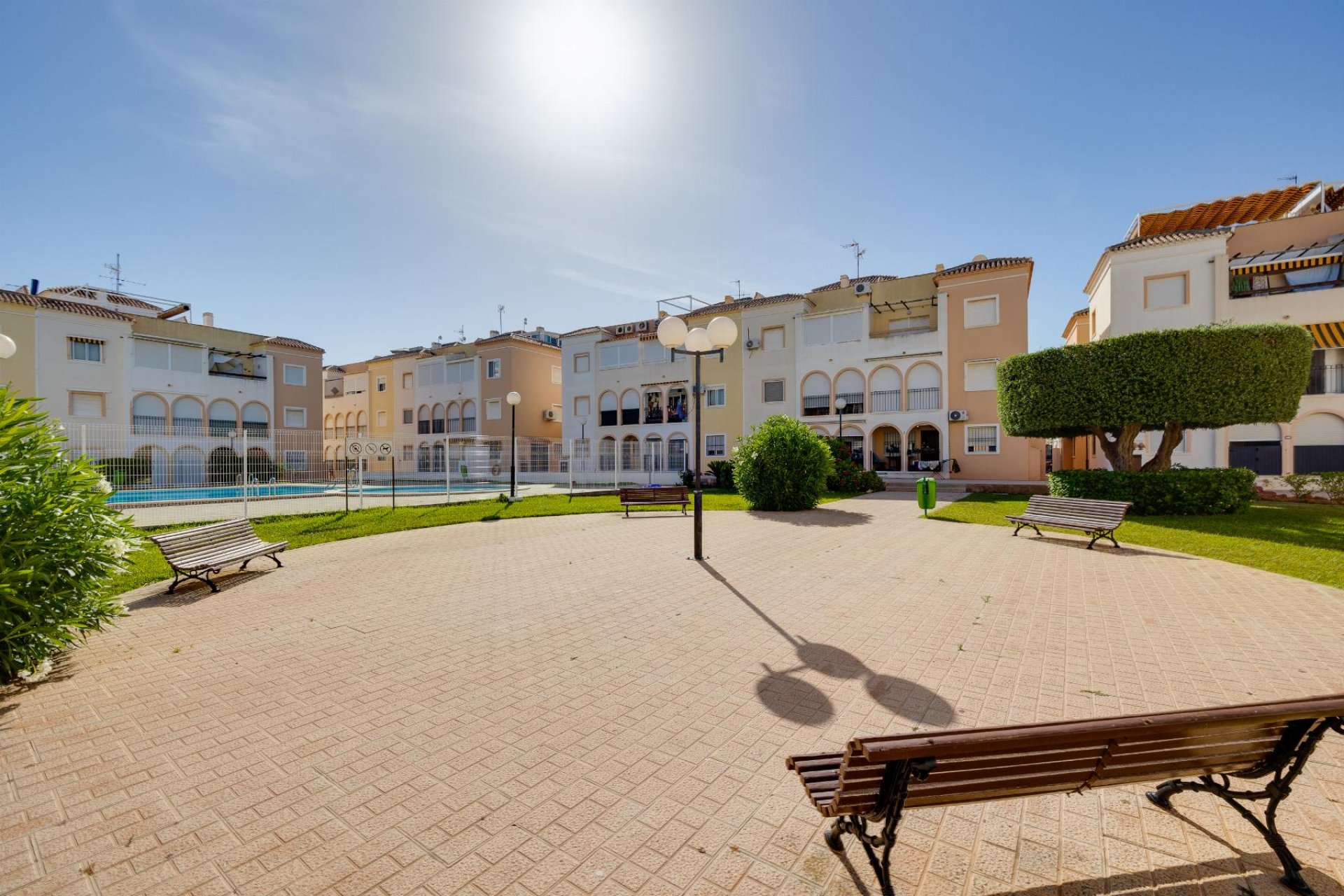 Reventa - Bungalow -
Torrevieja - playa de los naufragos