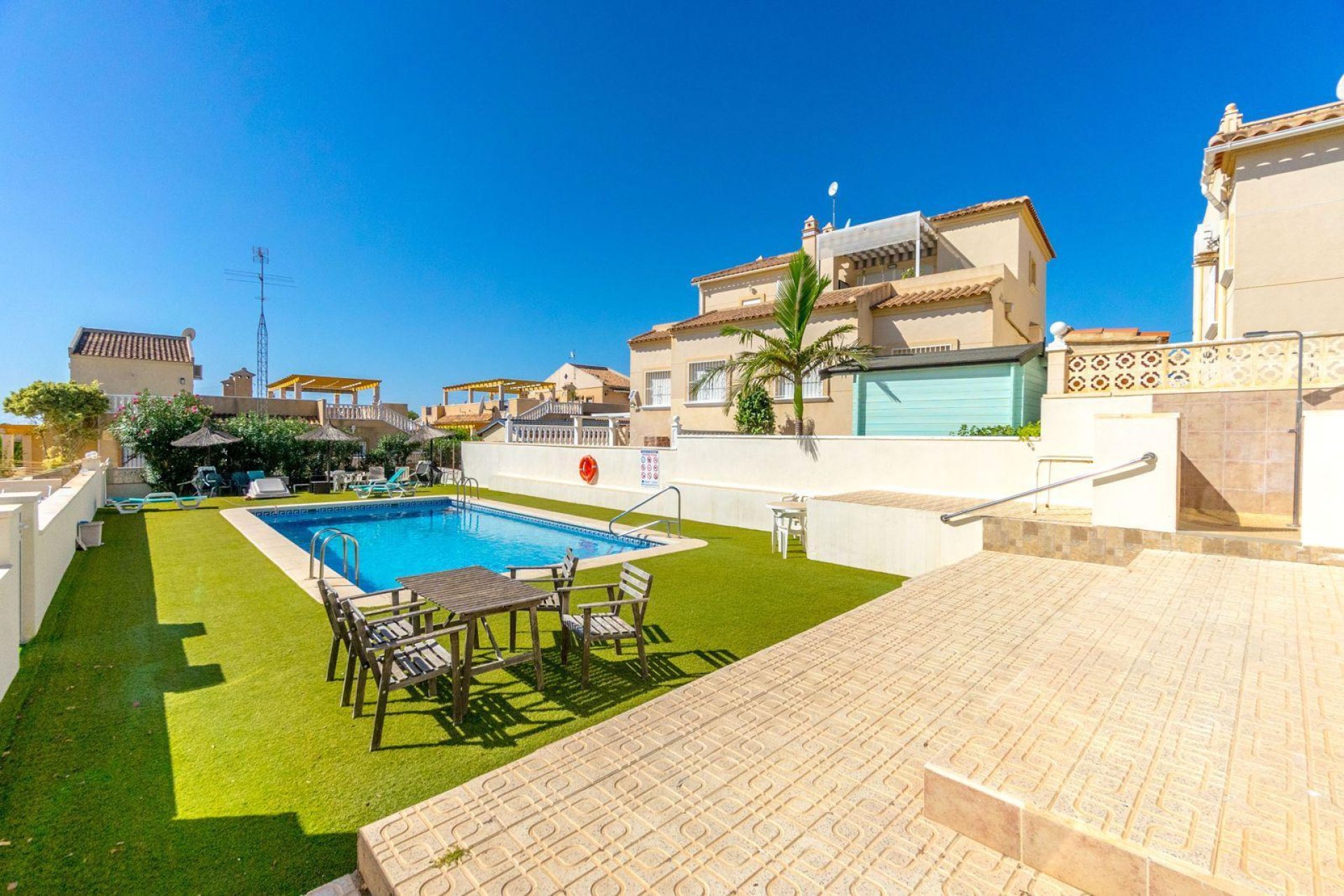 Reventa - Casa -
Orihuela Costa - Las Filipinas