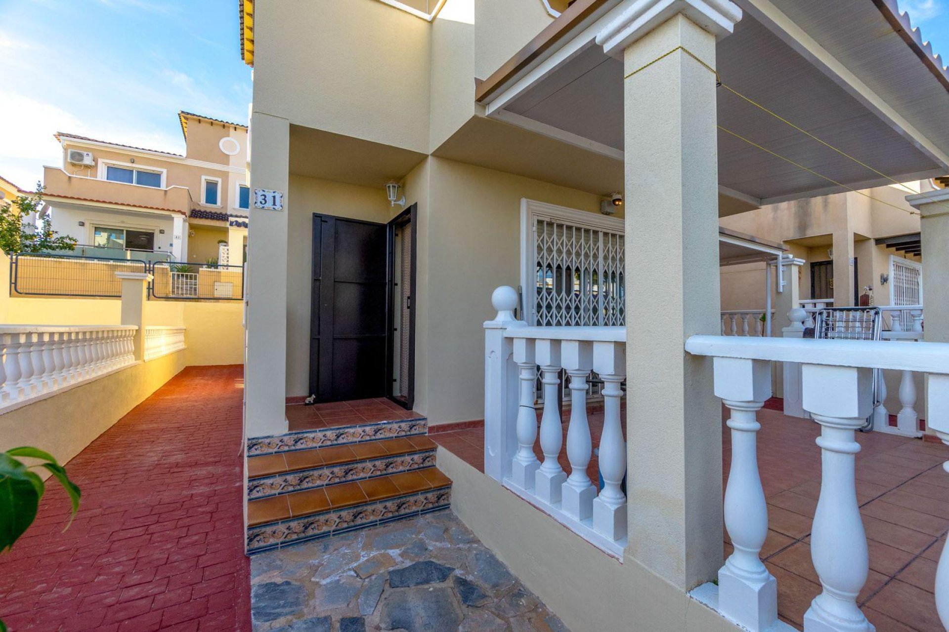 Reventa - Casa -
Orihuela Costa - Las Filipinas