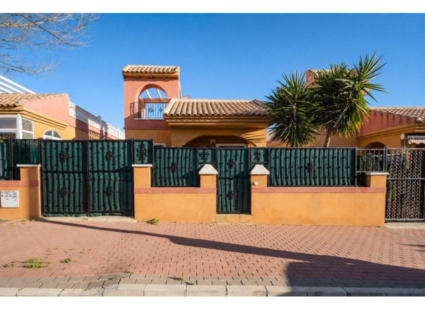 Reventa - Chalet -
Torrevieja - Aguas Nuevas