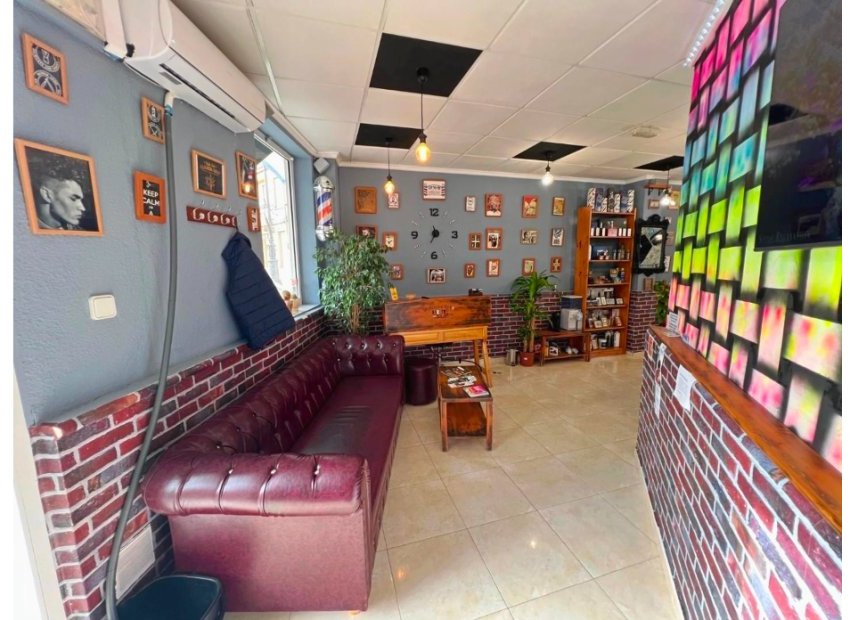 Reventa - Comercial -
Guardamar del Segura - Guardamar