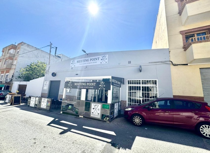 Reventa - Comercial -
San Miguel de Salinas