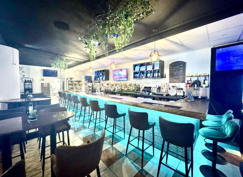 Reventa - Comercial -
San Miguel de Salinas