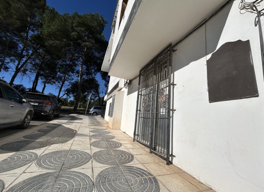 Reventa - Comercial -
Villamartín - Villamartin