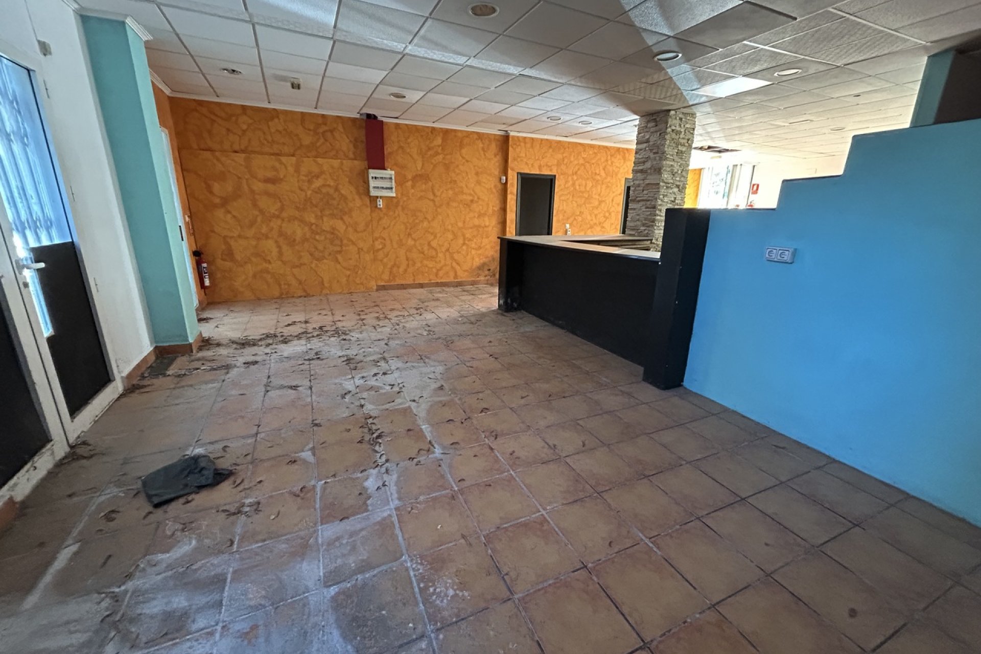 Reventa - Comercial -
Villamartín - Villamartin