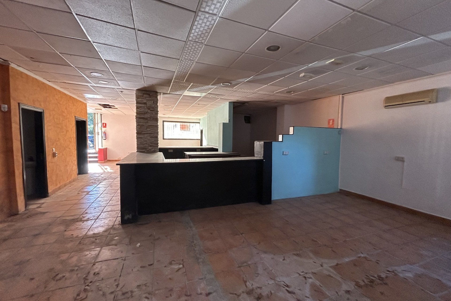 Reventa - Comercial -
Villamartín - Villamartin