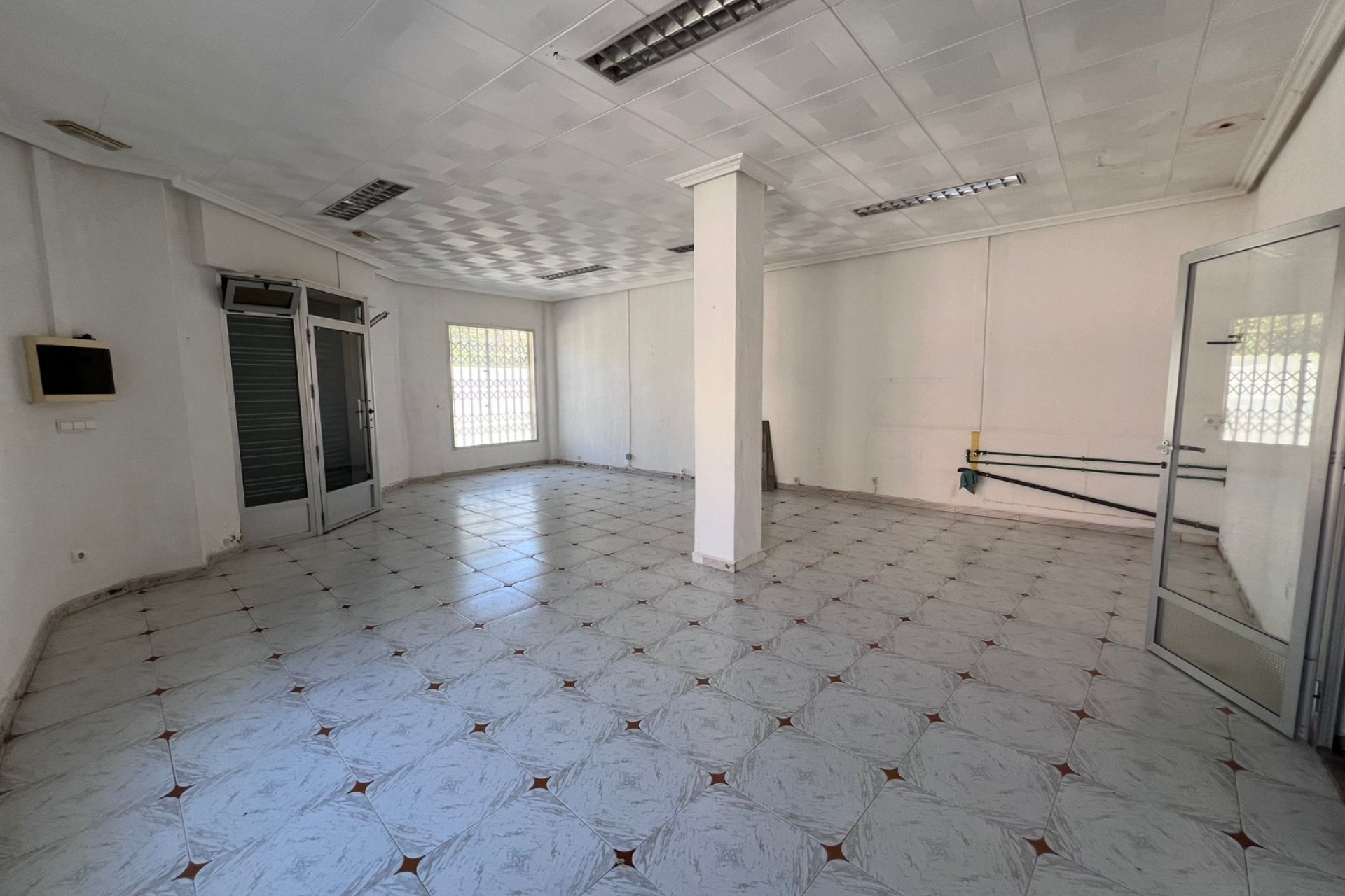 Reventa - Commercial Unit -
Jacarilla