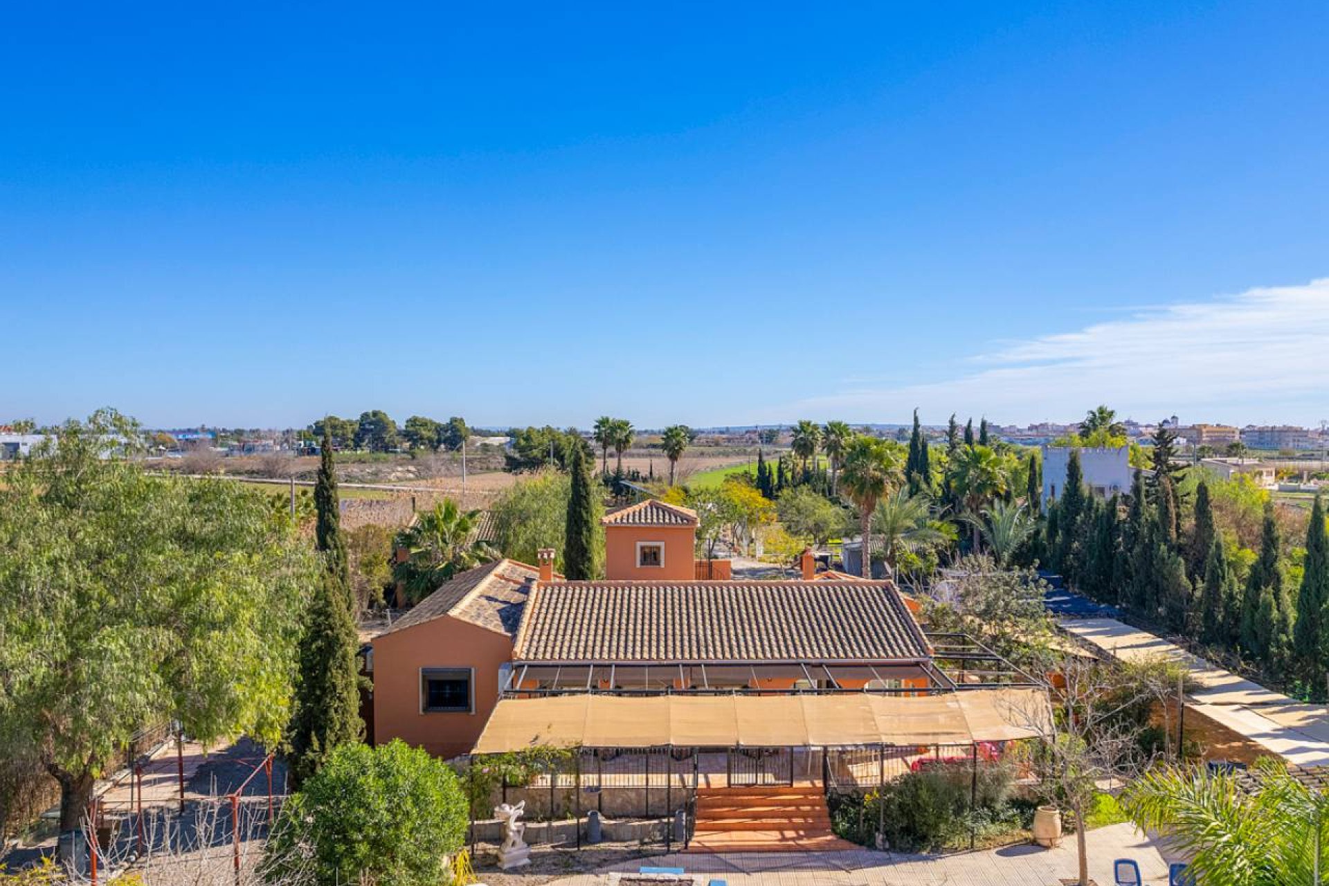 Reventa - Finca -
Catral