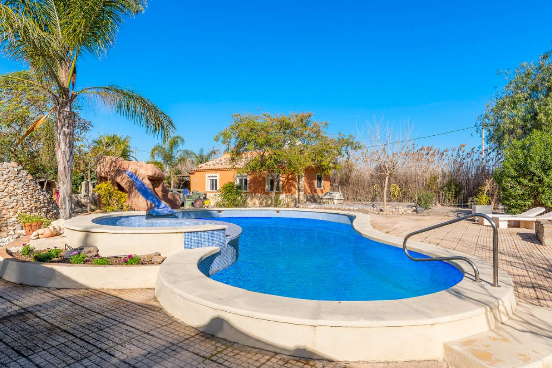 Reventa - Finca -
Catral