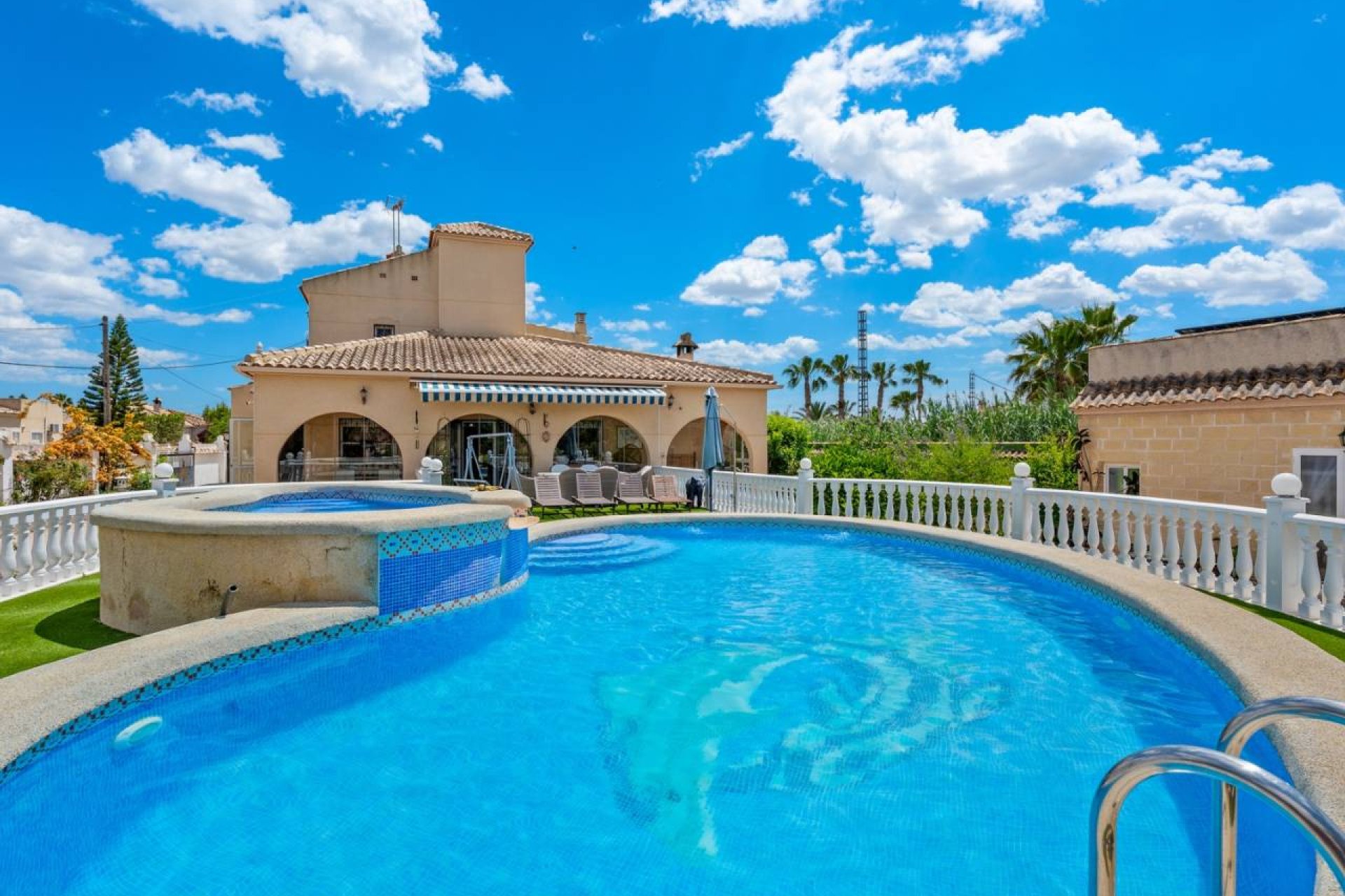 Reventa - Finca -
Catral