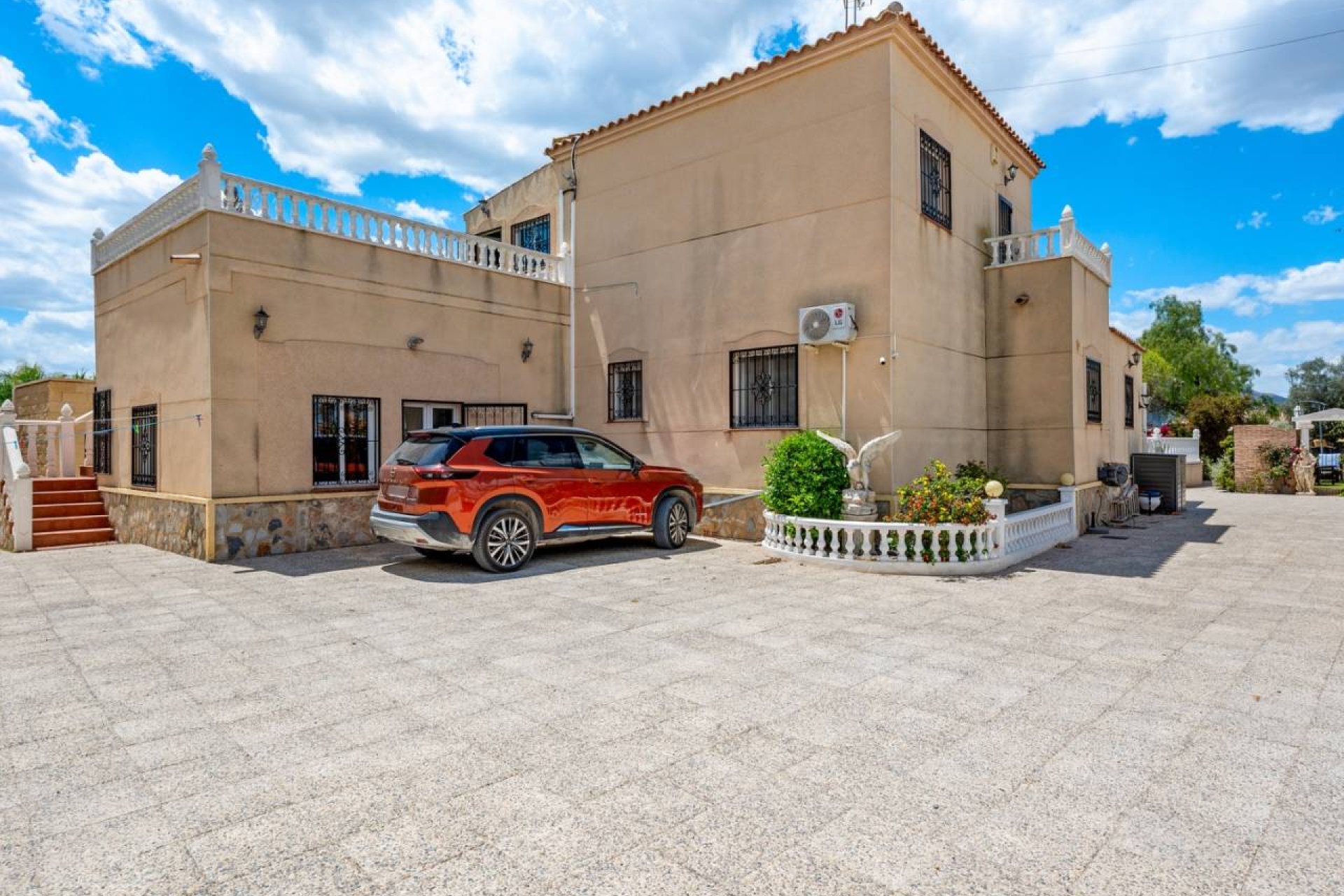 Reventa - Finca -
Catral
