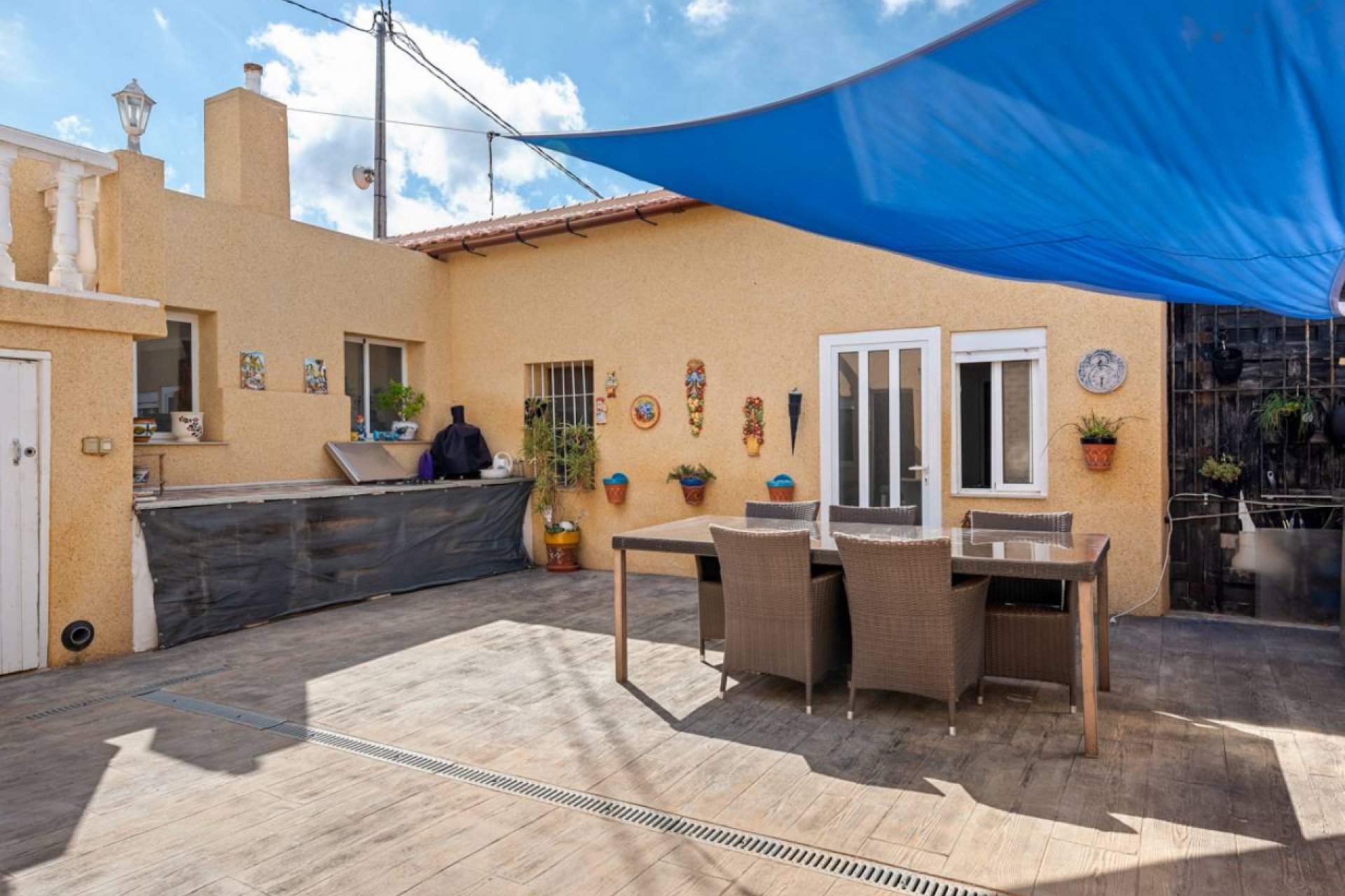 Reventa - Finca -
Los Montesinos