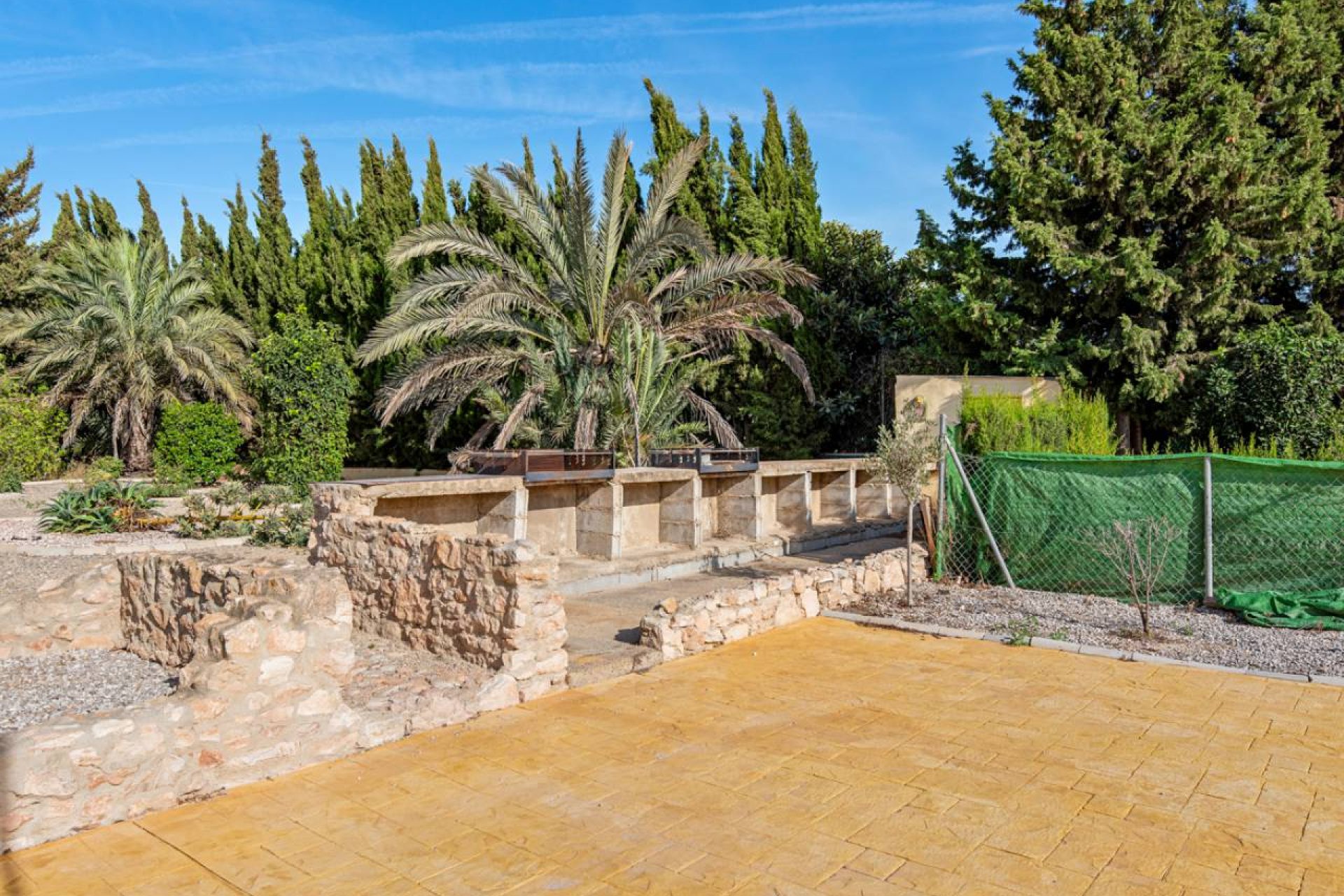 Reventa - Finca -
Los Montesinos