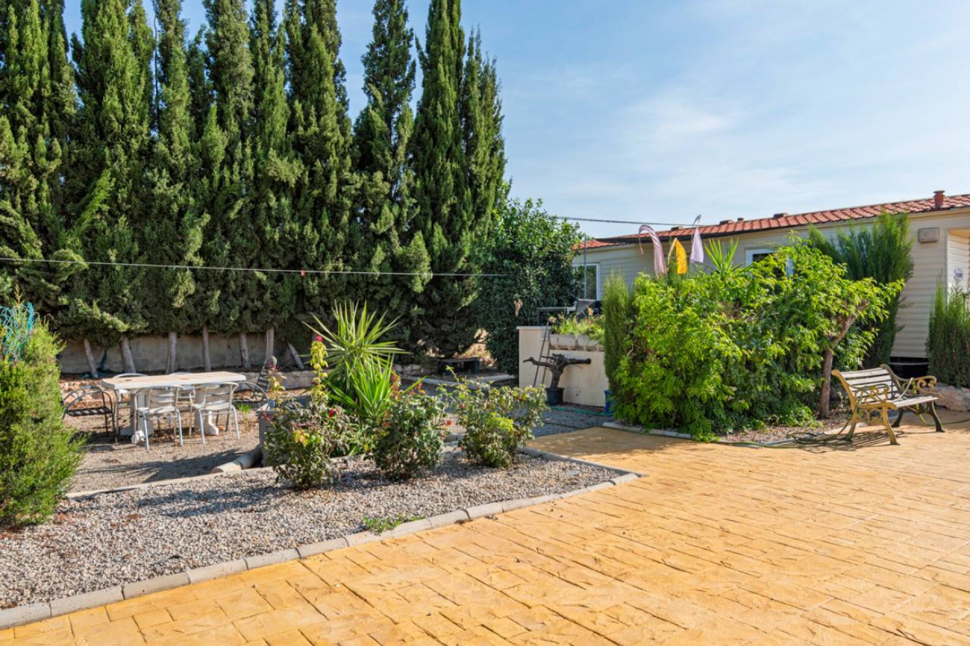 Reventa - Finca -
Los Montesinos