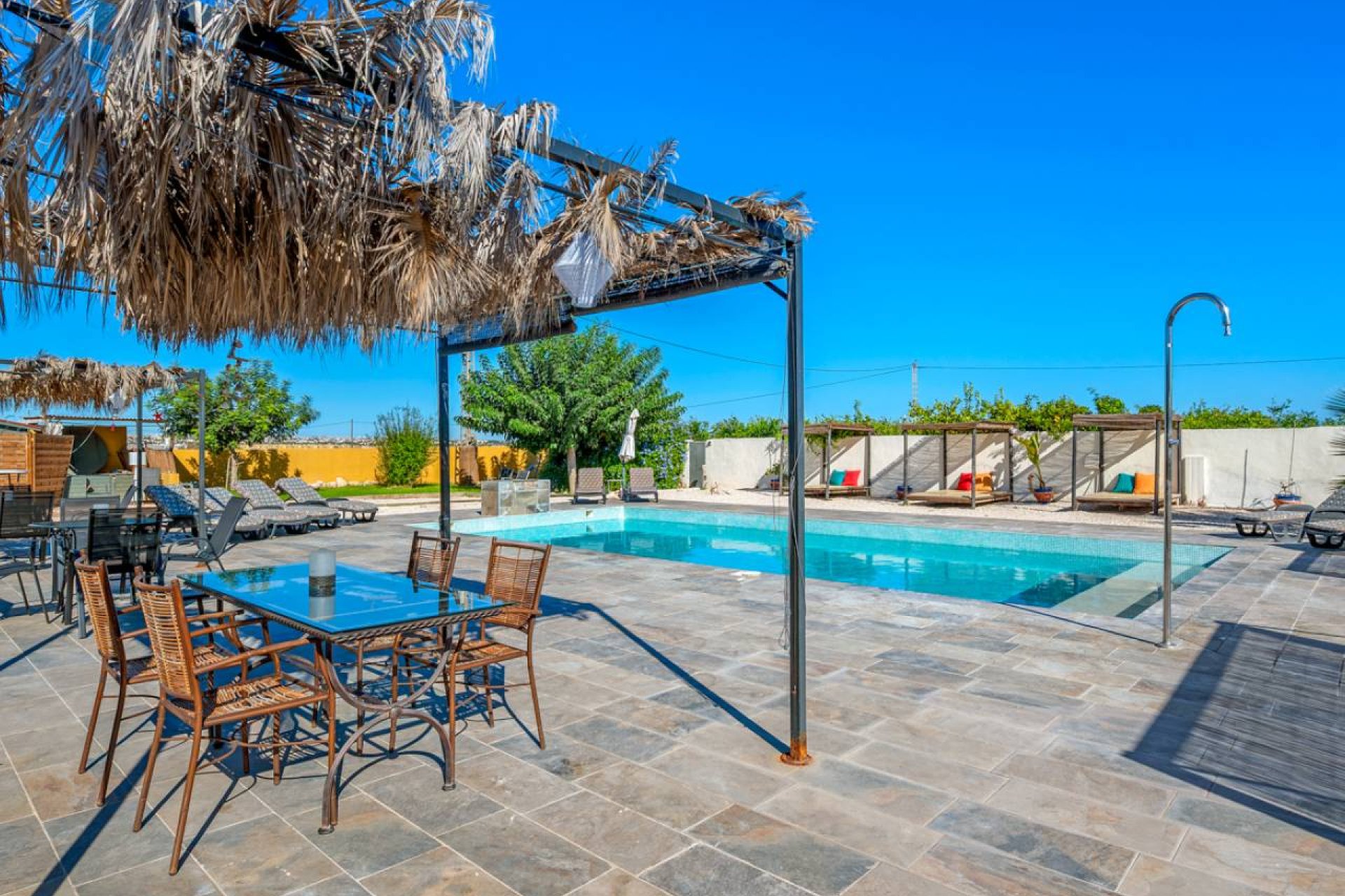Reventa - Finca -
Los Montesinos