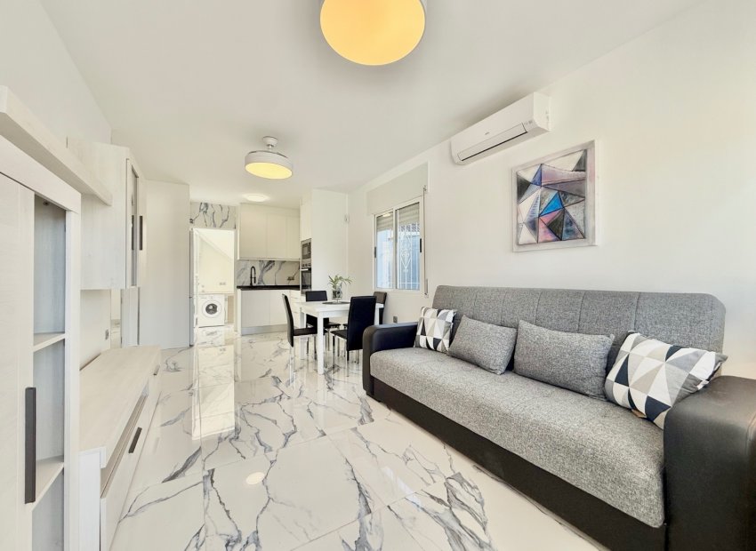 Reventa - Villa /Adosado -
Torrevieja - El Chaparral