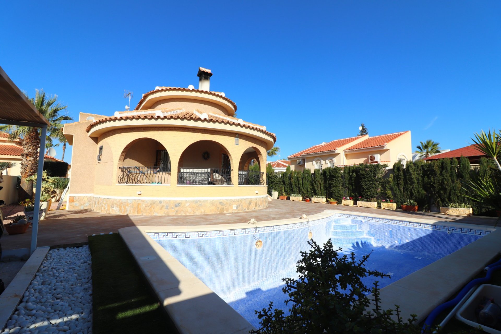 Reventa - Villa -
Benijofar - Monte Azul