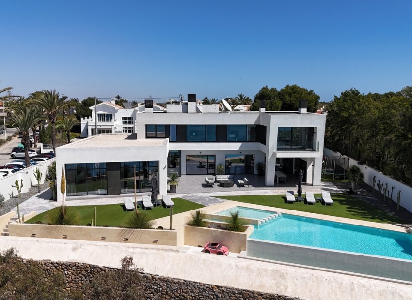 Reventa - Villa -
Cabo Roig