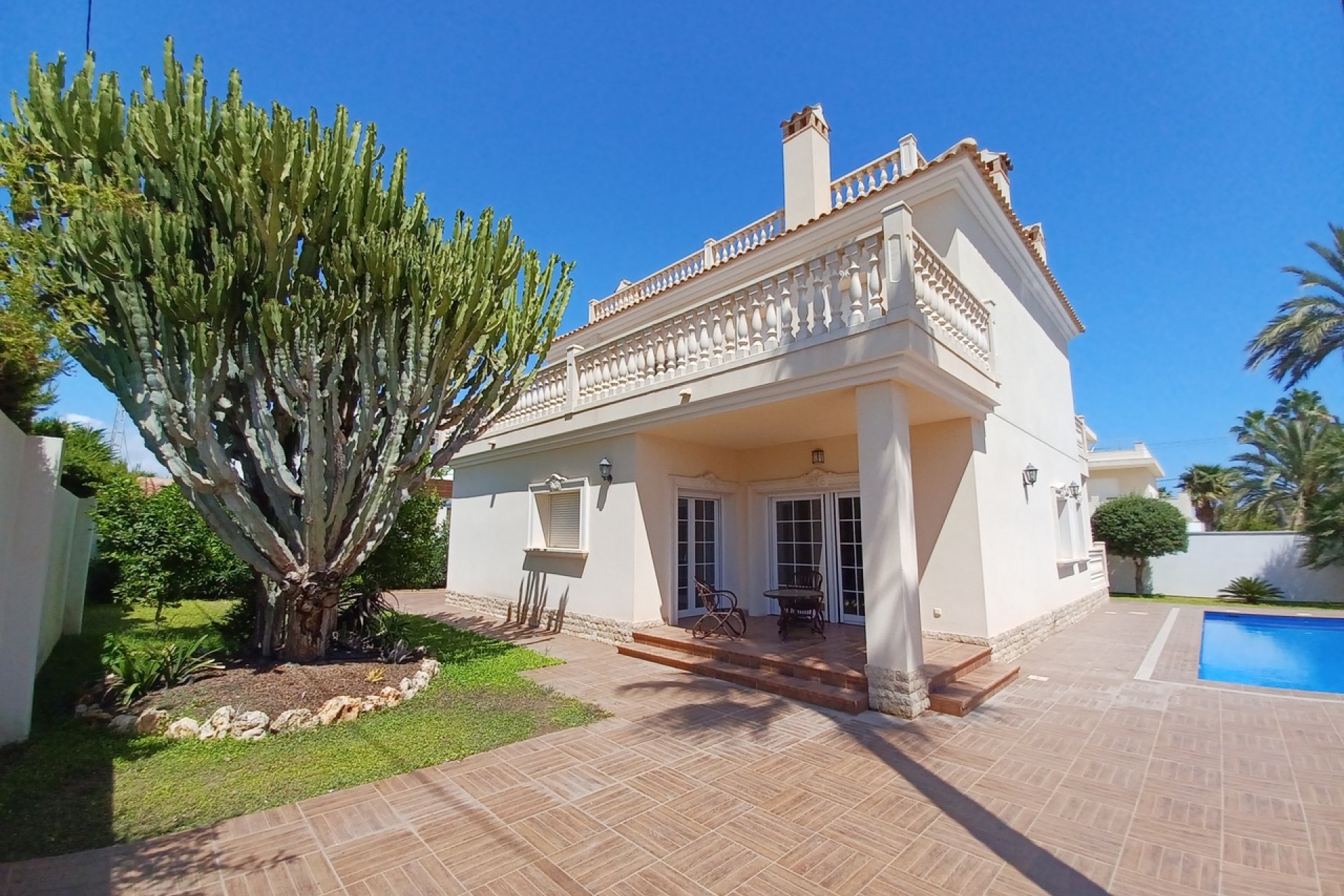 Reventa - Villa -
Cabo Roig