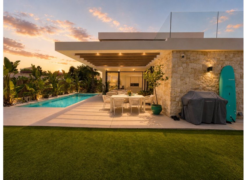 Reventa - Villa -
Cabo Roig