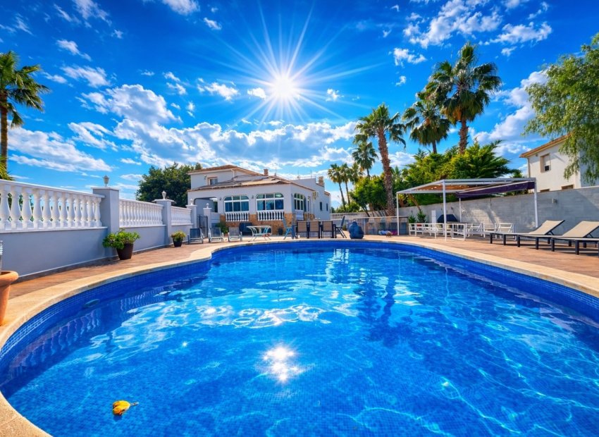 Reventa - Villa -
Catral