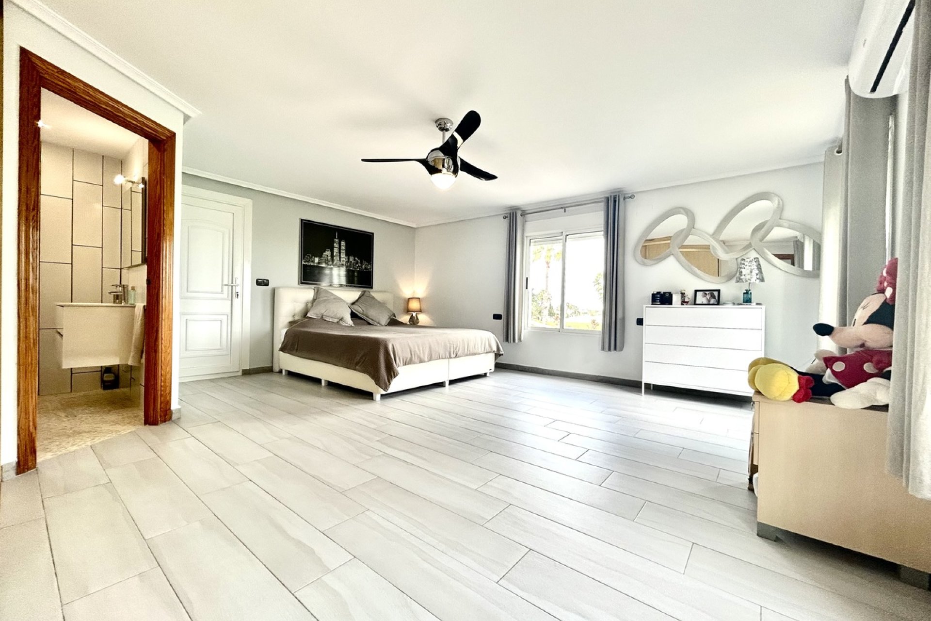 Reventa - Villa -
Catral