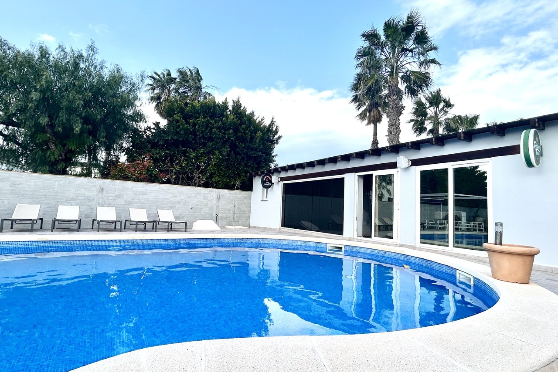 Reventa - Villa -
Catral