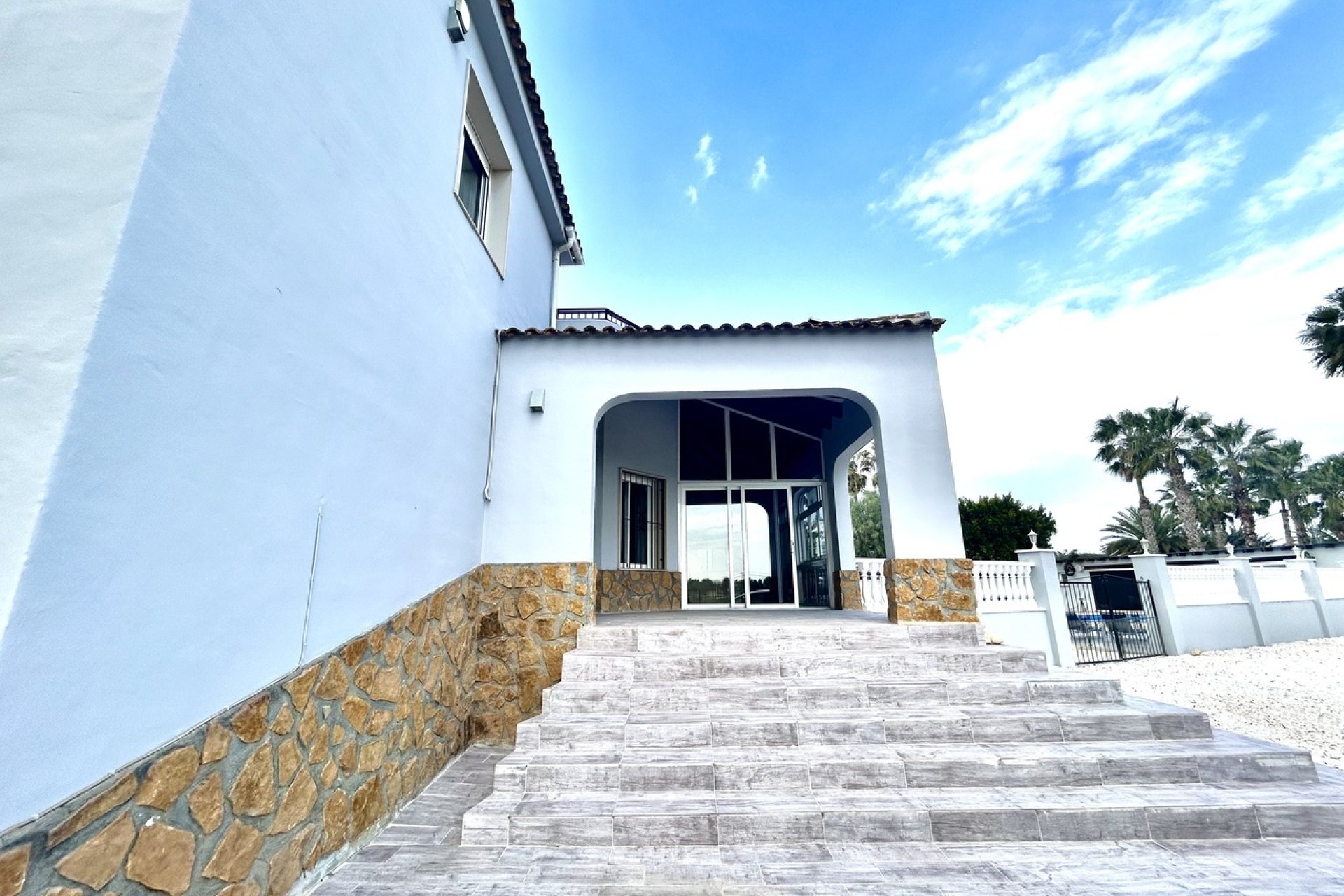 Reventa - Villa -
Catral