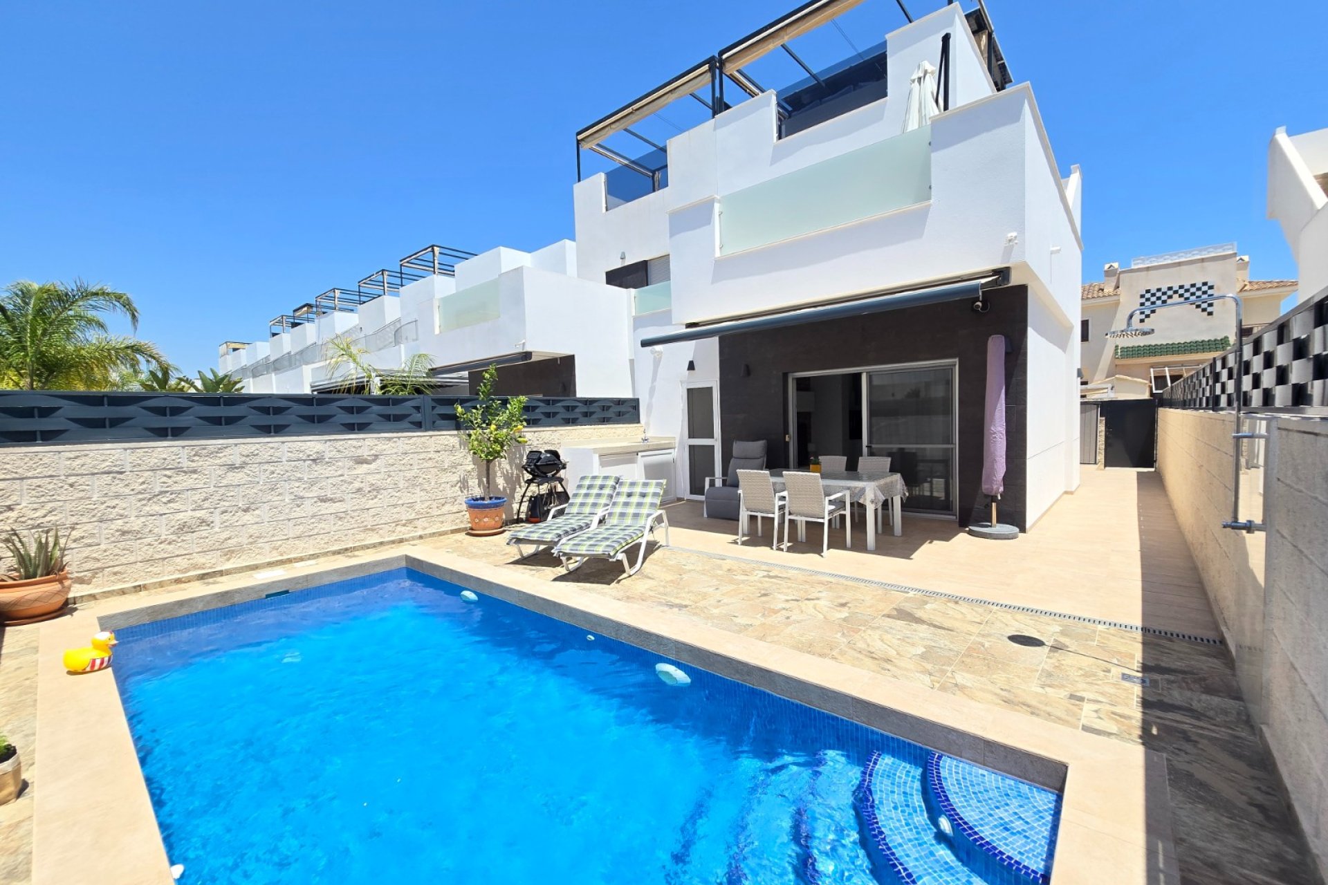 Reventa - Villa -
Ciudad Quesada - Doña Pepa *