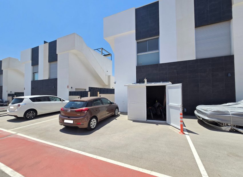 Reventa - Villa -
Ciudad Quesada - Doña Pepa *