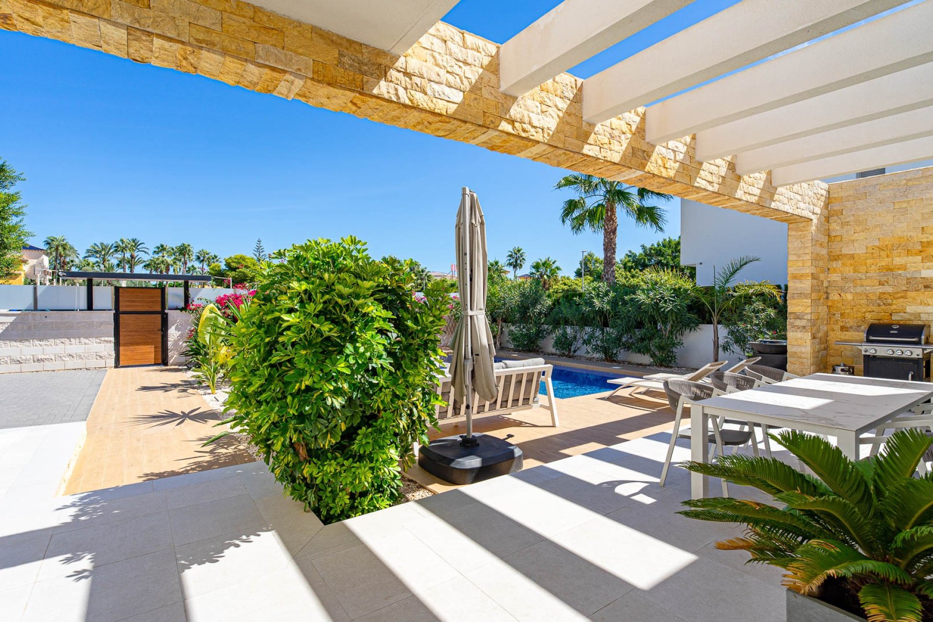 Reventa - Villa -
Ciudad Quesada - Doña Pepa