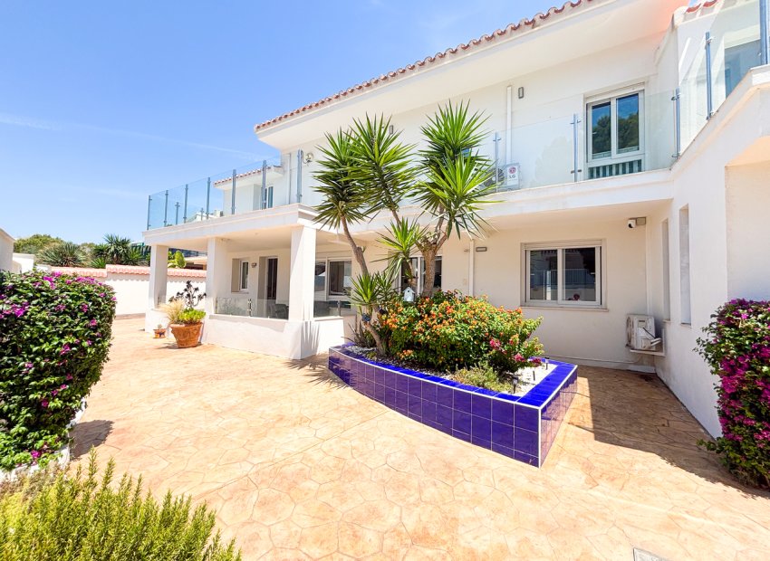Reventa - Villa -
Dehesa De Campoamor