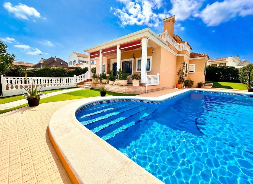 Reventa - Villa -
La Mata