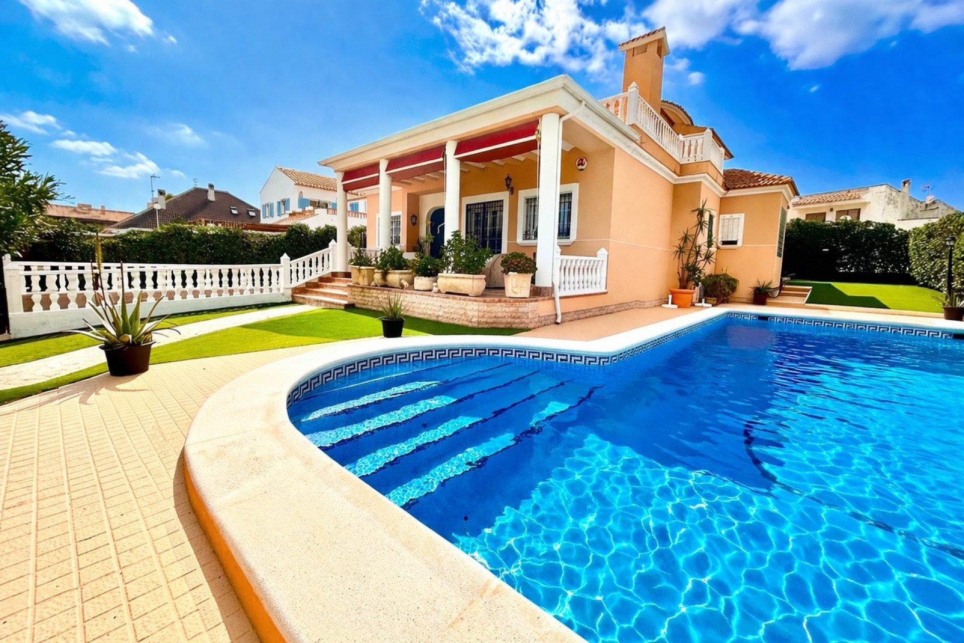 Reventa - Villa -
La Mata