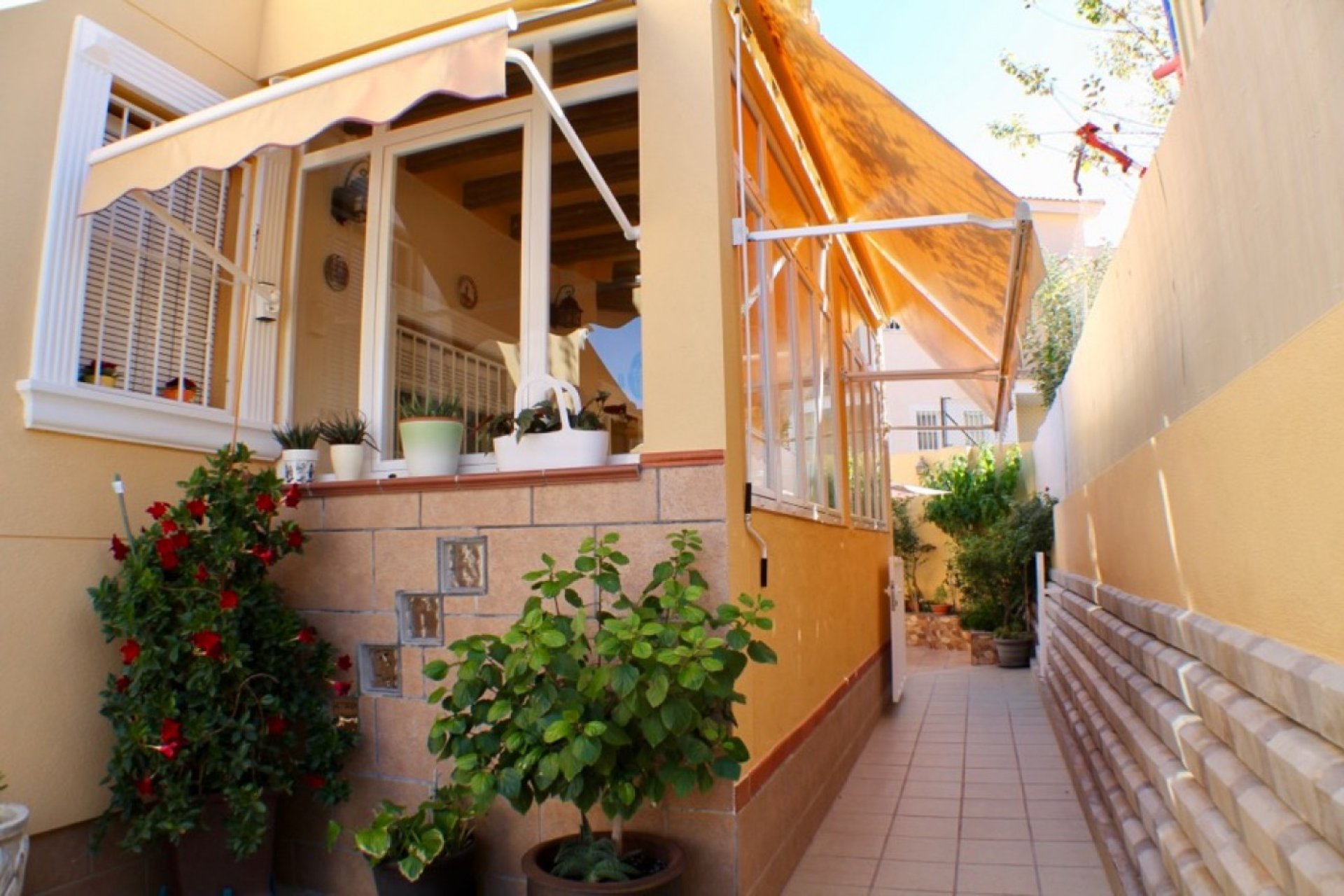 Reventa - Villa -
La Nucía - Urbanisations